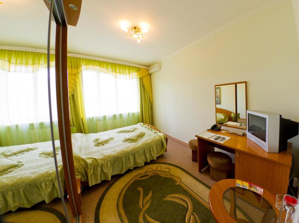 Kristina Hotel Zaporizhia Habitación foto